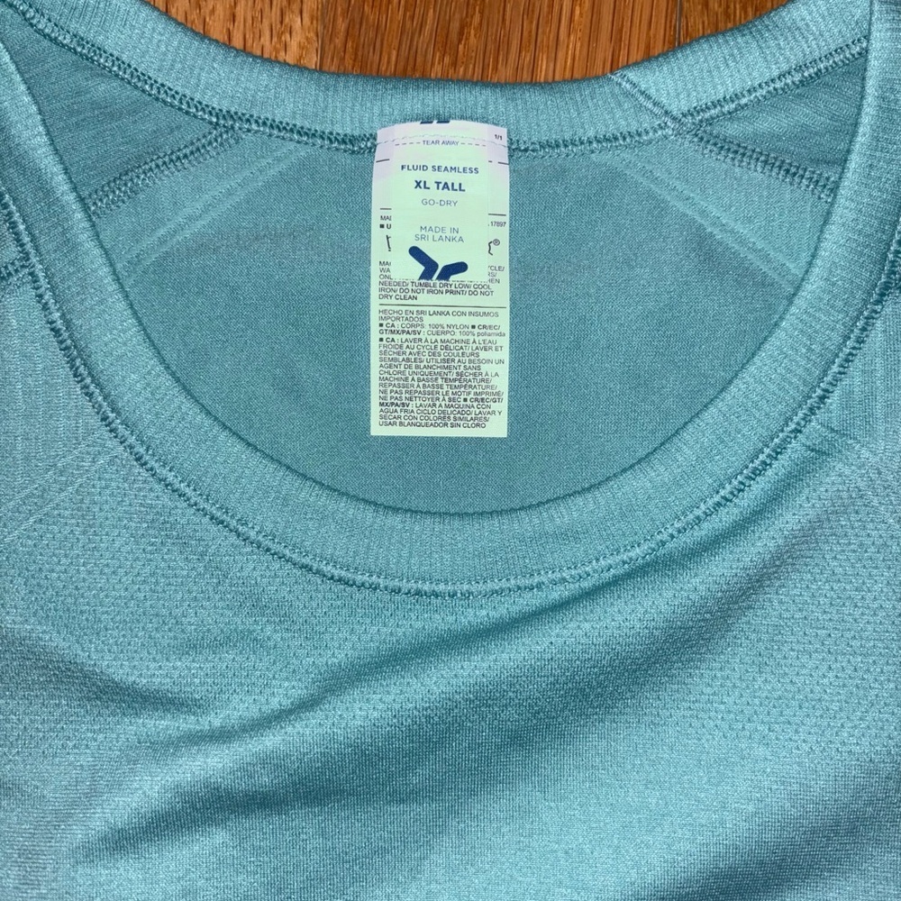 Old Navy Women's Teal Short Sleeve Tee - Picture 2 of 3